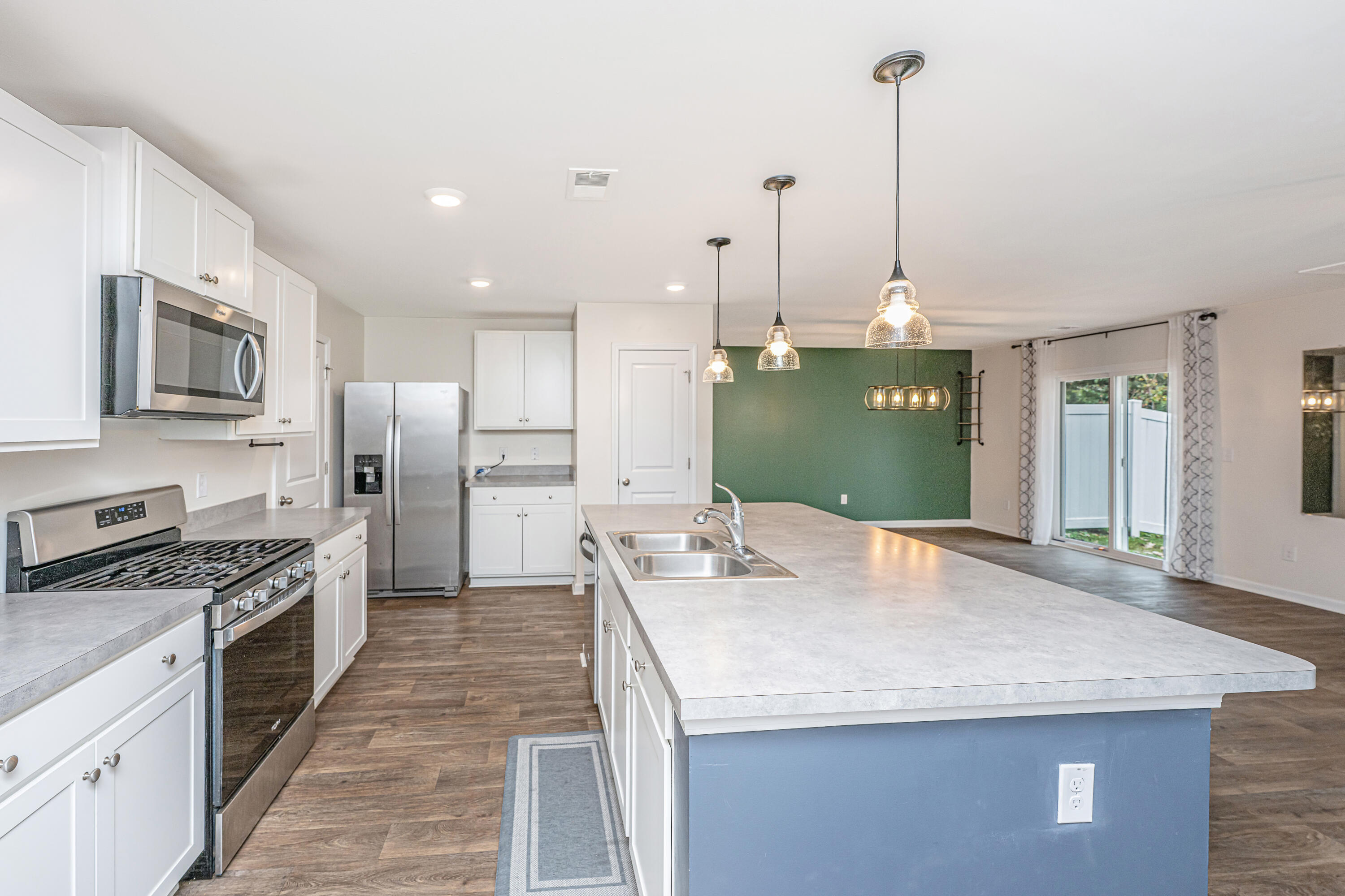 124 Bright Meadow Road Summerville, SC 29483 - Photo 6 of 37 Kitchen