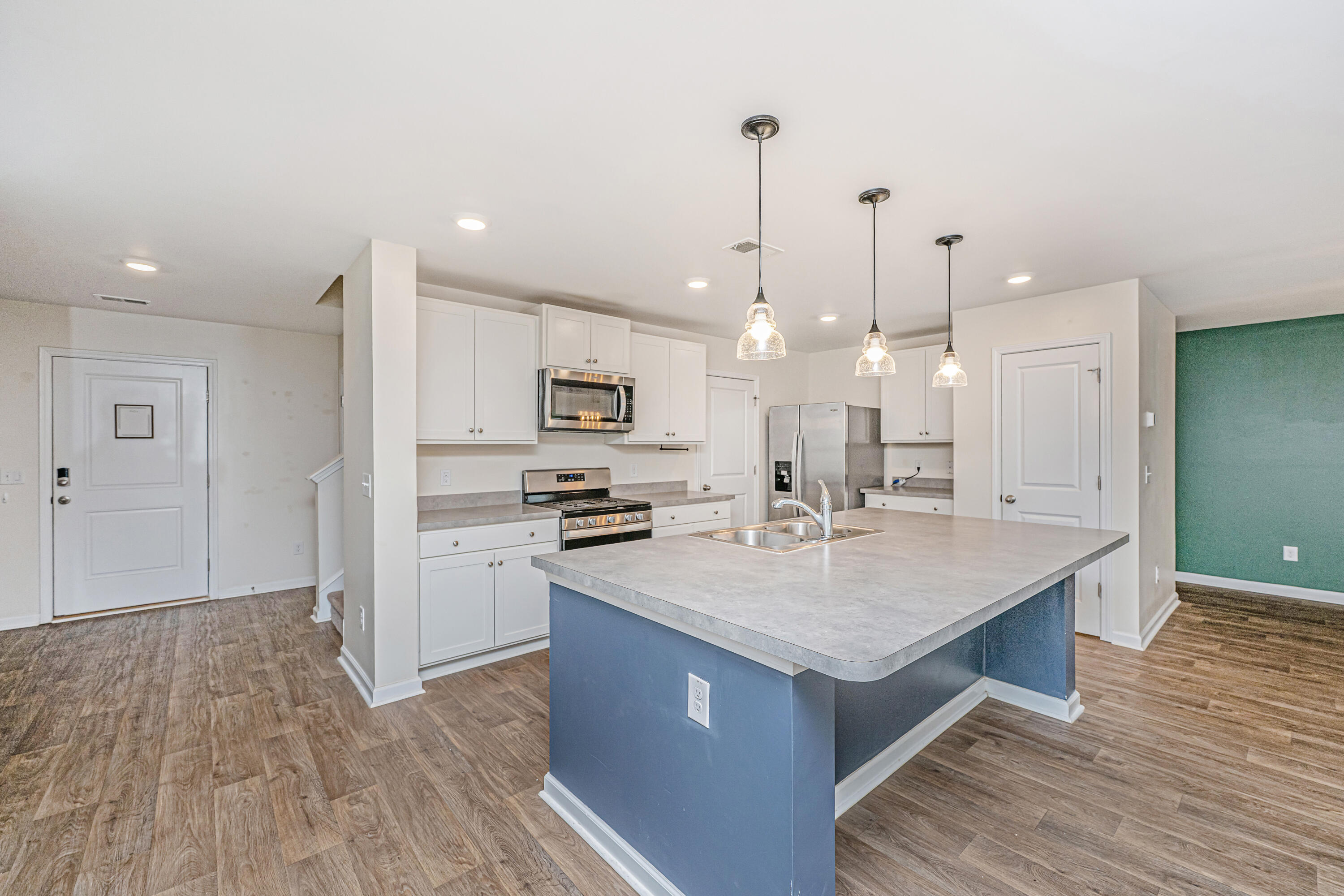 124 Bright Meadow Road Summerville, SC 29483 - Photo 7 of 37 Kitchen