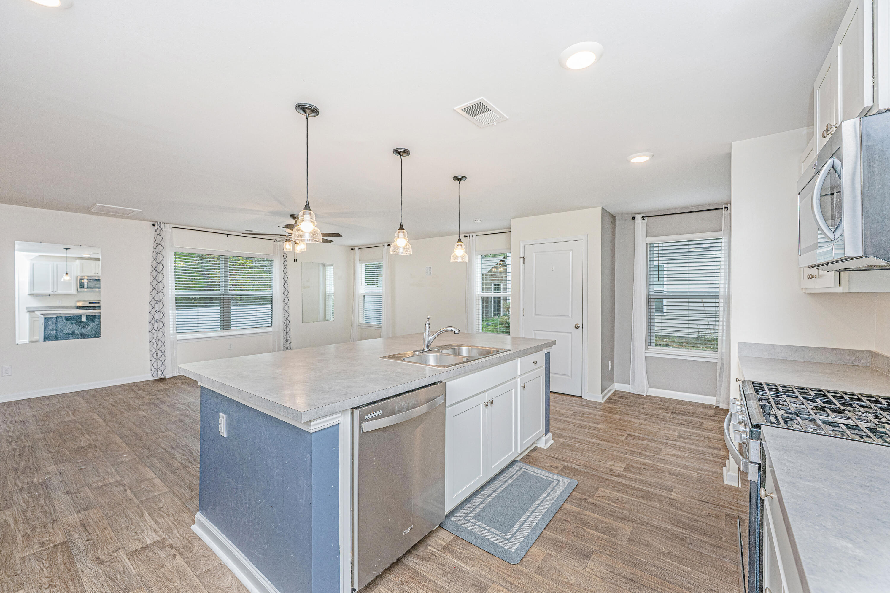 124 Bright Meadow Road Summerville, SC 29483 - Photo 8 of 37 Kitchen