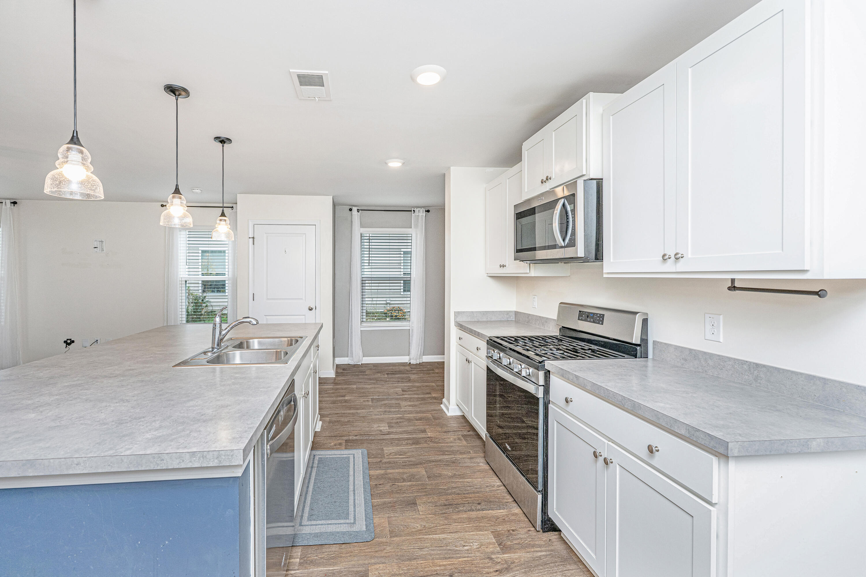 124 Bright Meadow Road Summerville, SC 29483 - Photo 9 of 37 Kitchen