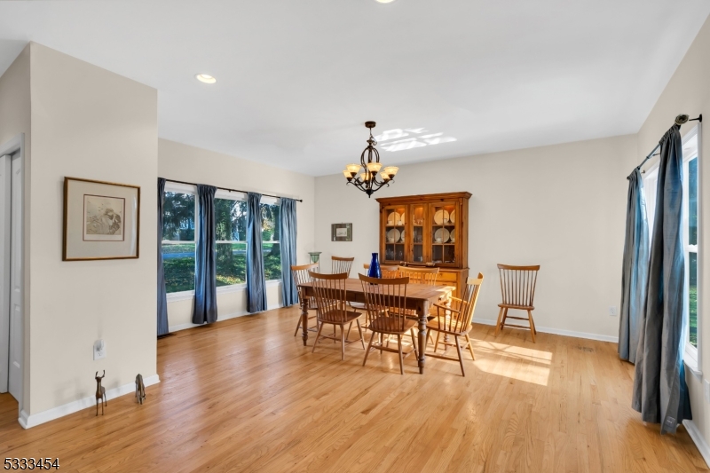 320 Ridge Boulevard Princeton, NJ 08540 - Photo 9 of 37 Gallery Image 9