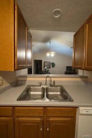 $179,900 | 1131 Howard Drive, Lebanon, MO 65536