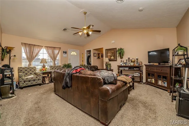 $179,900 | 1131 Howard Drive, Lebanon, MO 65536