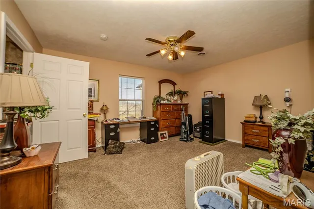 $179,900 | 1131 Howard Drive, Lebanon, MO 65536