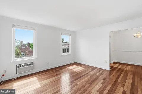 $290,000 | 906 South Washington Street, Unit 307, Alexandria, VA 22314
