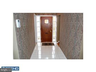 1435 Lorraine Road Reading, PA 19604 - Photo 2 of 10 Foyer