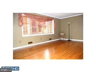1435 Lorraine Road Reading, PA 19604 - Photo 5 of 10 Living Room