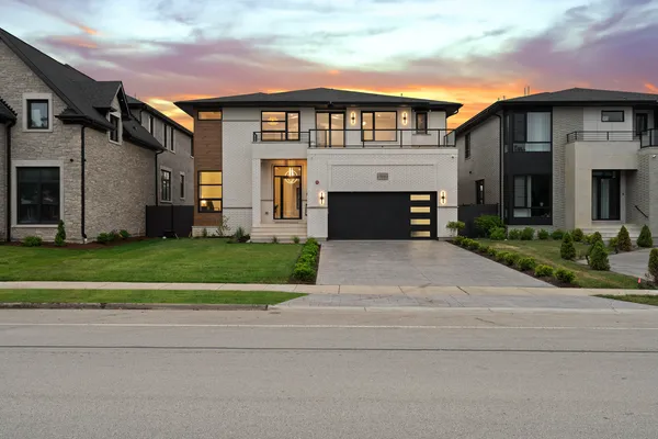 $1,595,000 | 1914 Lee Street, Des Plaines, IL 60018