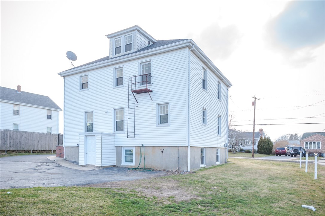 71 Tower Street Westerly, RI 02891 - Photo 5 of 31 Gallery Image 5