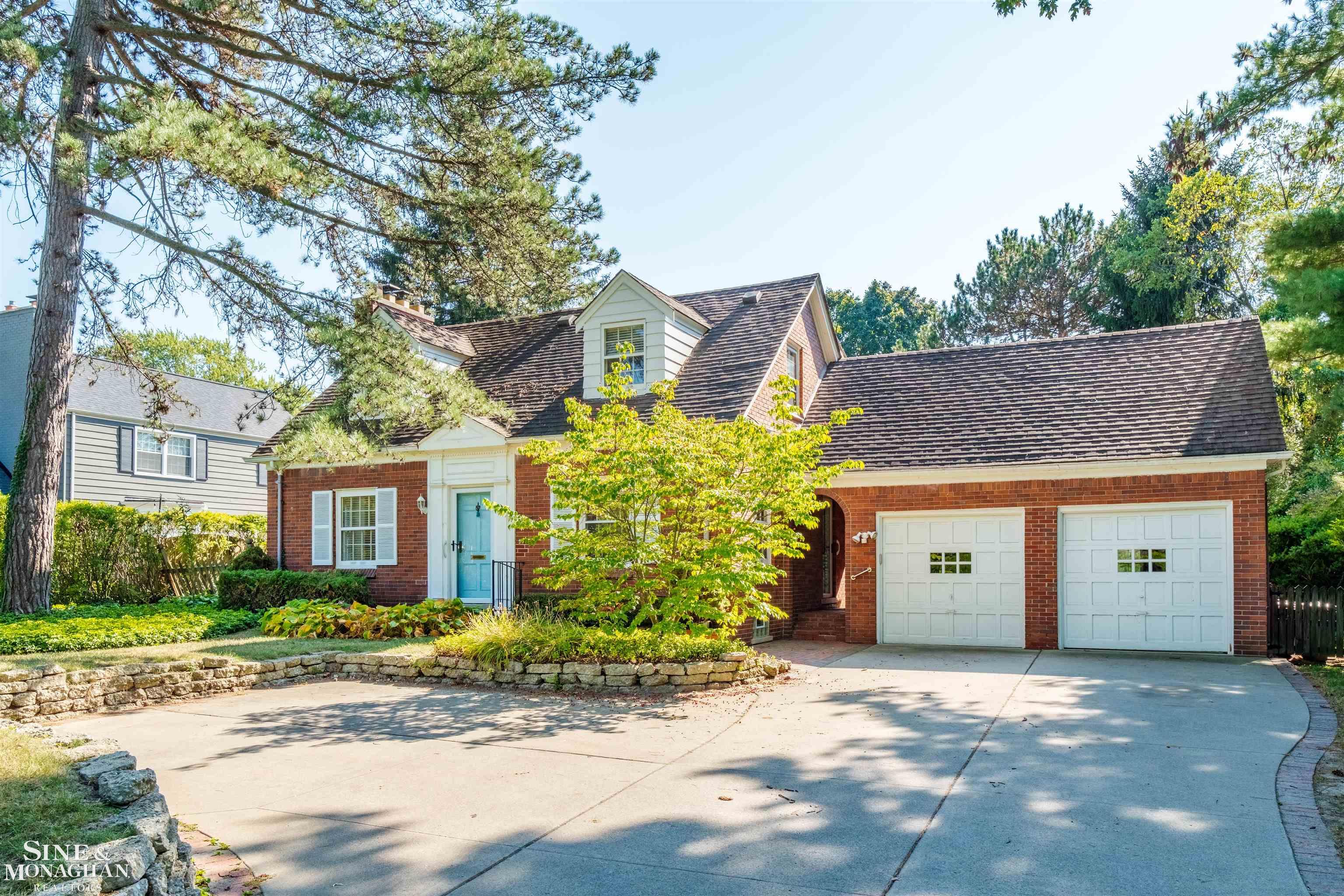 245 Moross Road Grosse Pointe Farms, MI 48236 - Photo 1 of 52
