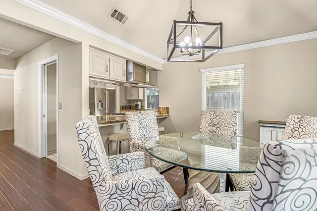 a view of a livingroom with furniture