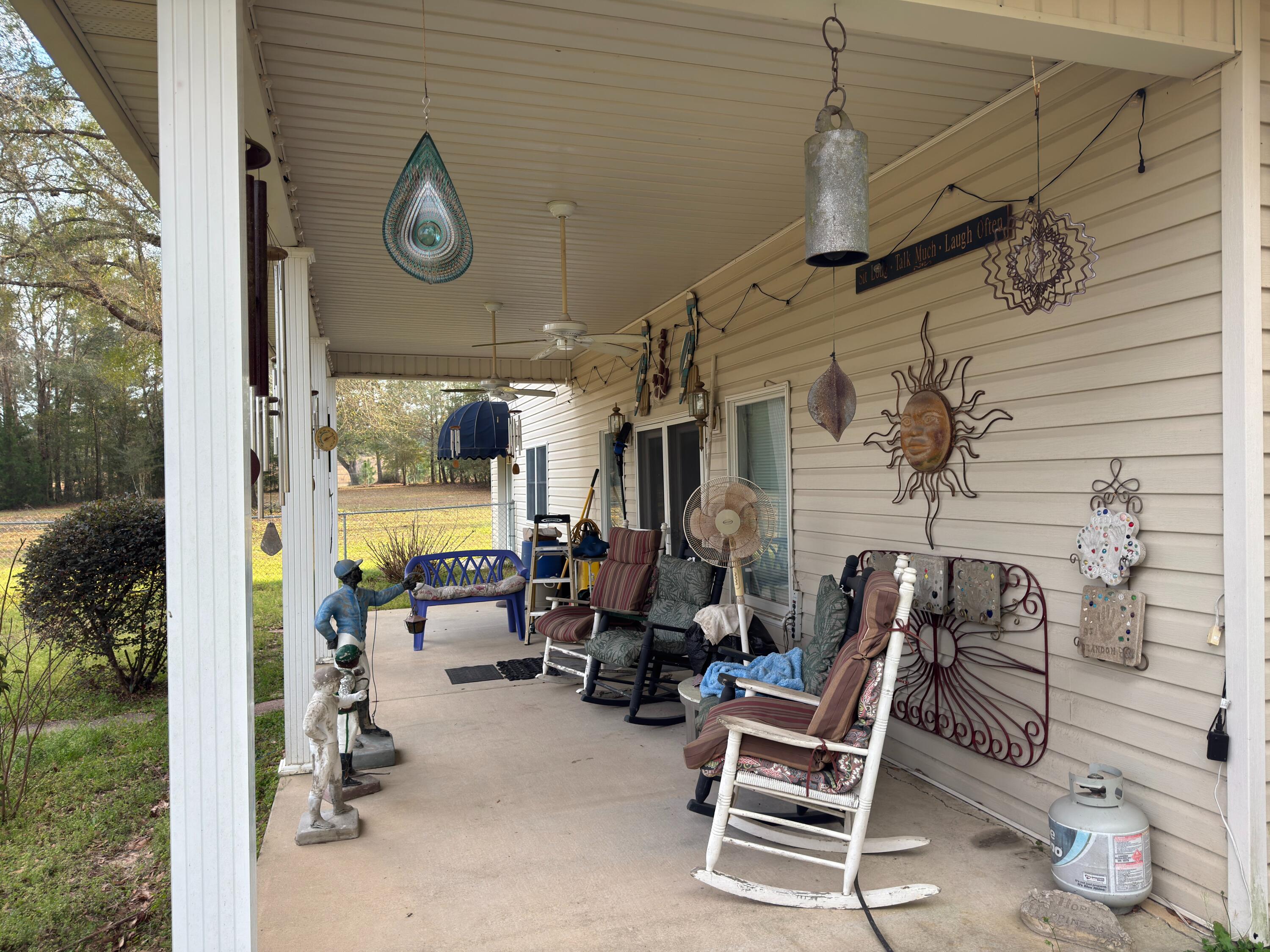 3955 Highway 77 Chipley, FL 32428 - Photo 42 of 52 Back Porch