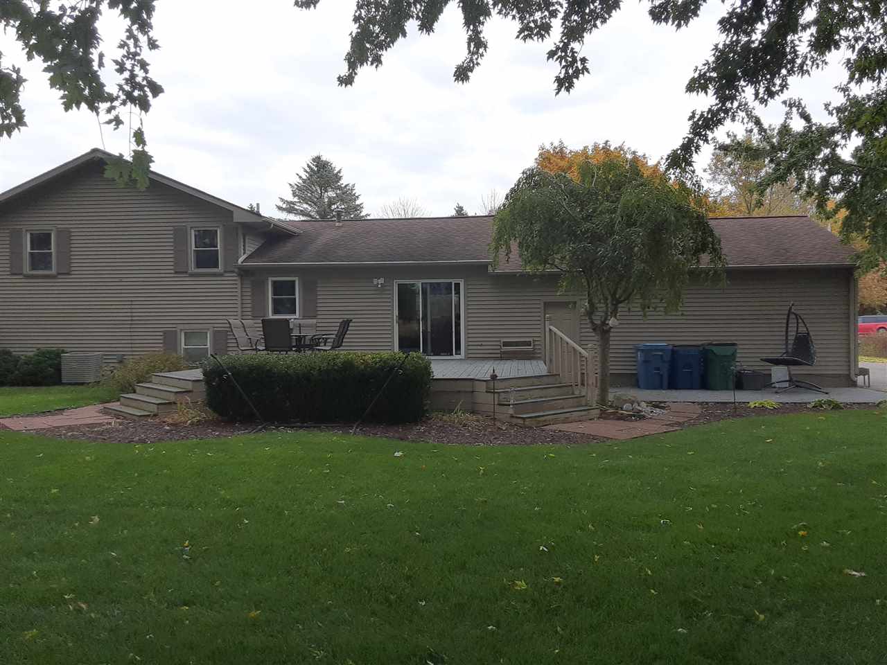2258 South Nine Mile Road Kawkawlin, MI 48631 - Photo 2 of 17