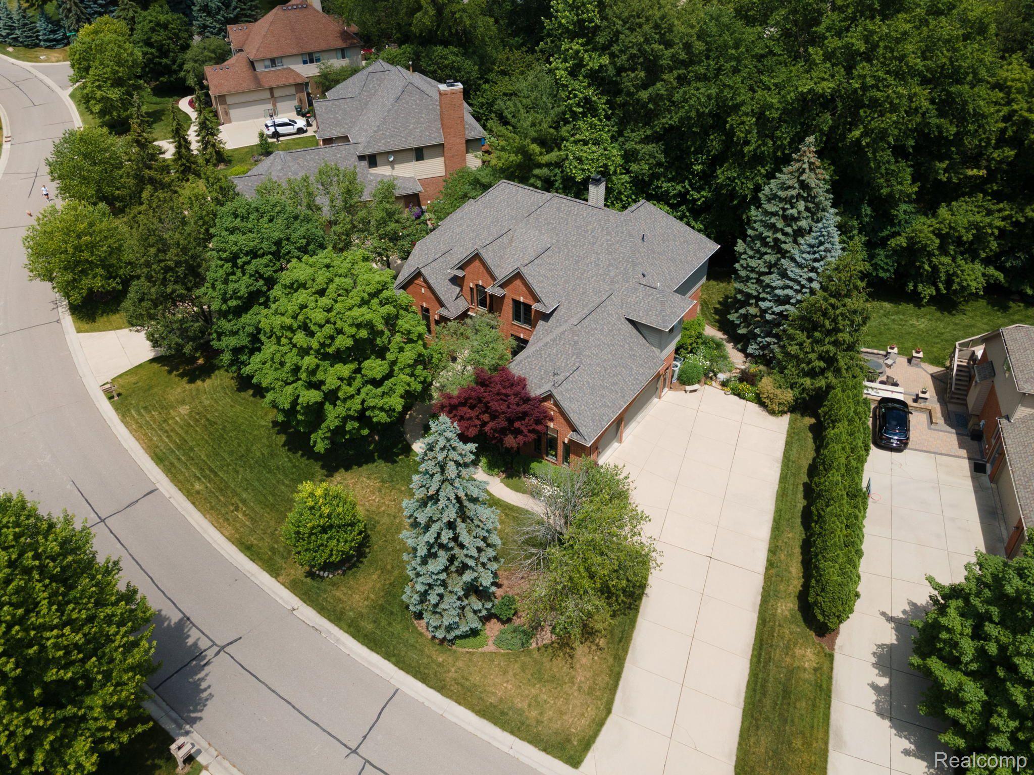 1870 Blue Grass Drive Rochester, MI 48306 - Photo 51 of 58 Gallery Image 51
