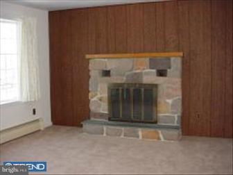 32 Hewitt Road Stockton, NJ 08559 - Photo 4 of 6 Living Room