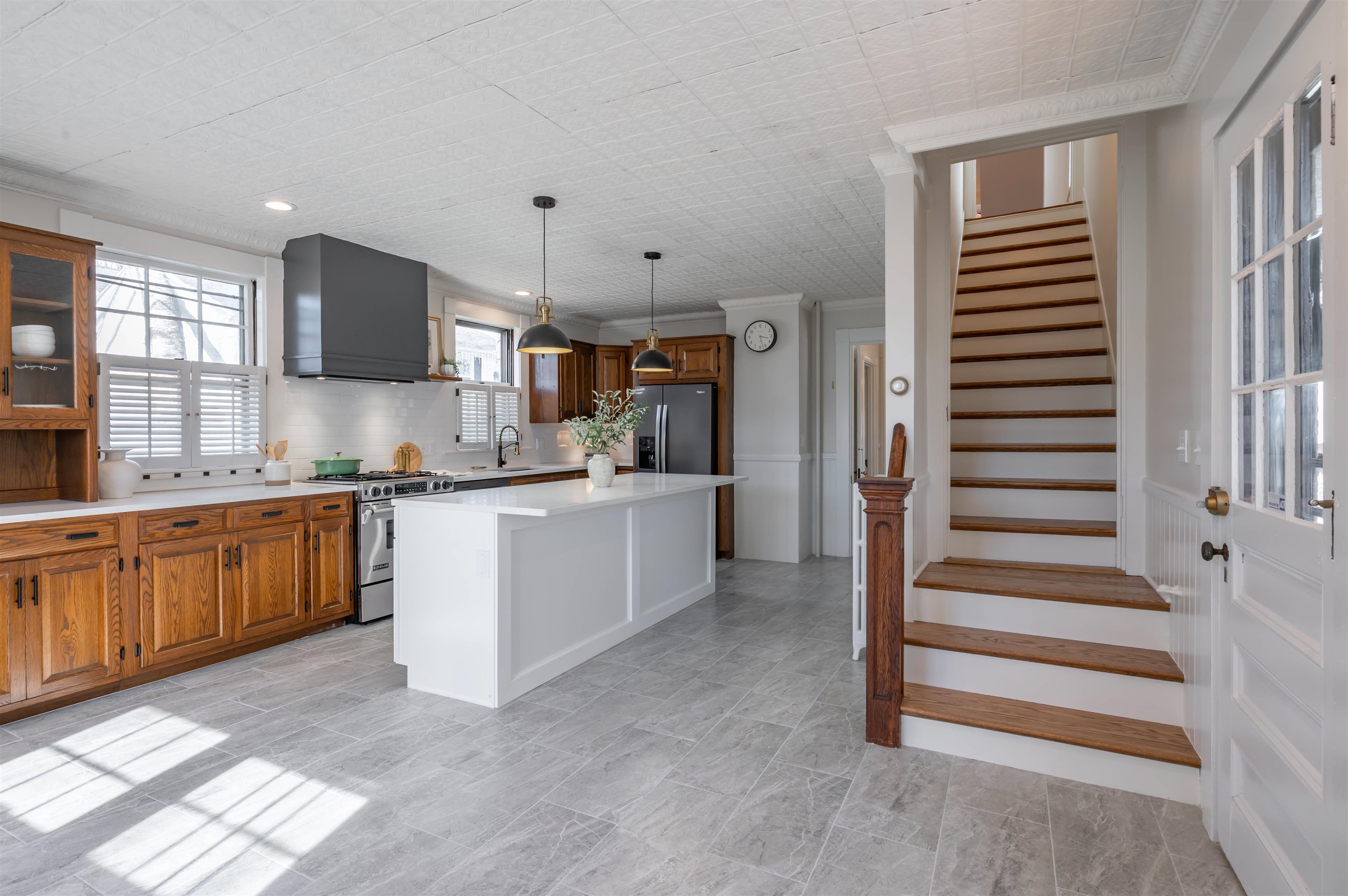 18 Manchester Street Nashua, NH 03064 - Photo 11 of 53