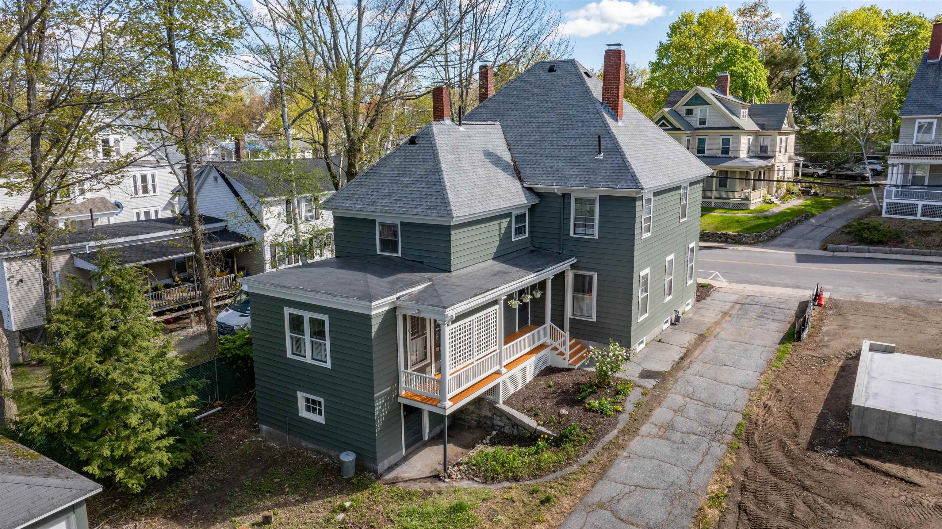 18 Manchester Street Nashua, NH 03064 - Photo 45 of 53