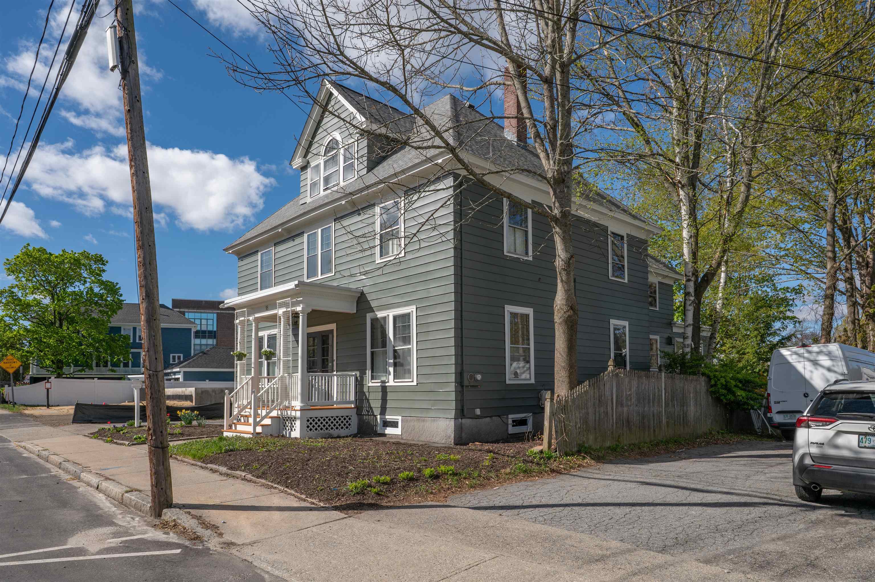 18 Manchester Street Nashua, NH 03064 - Photo 49 of 53