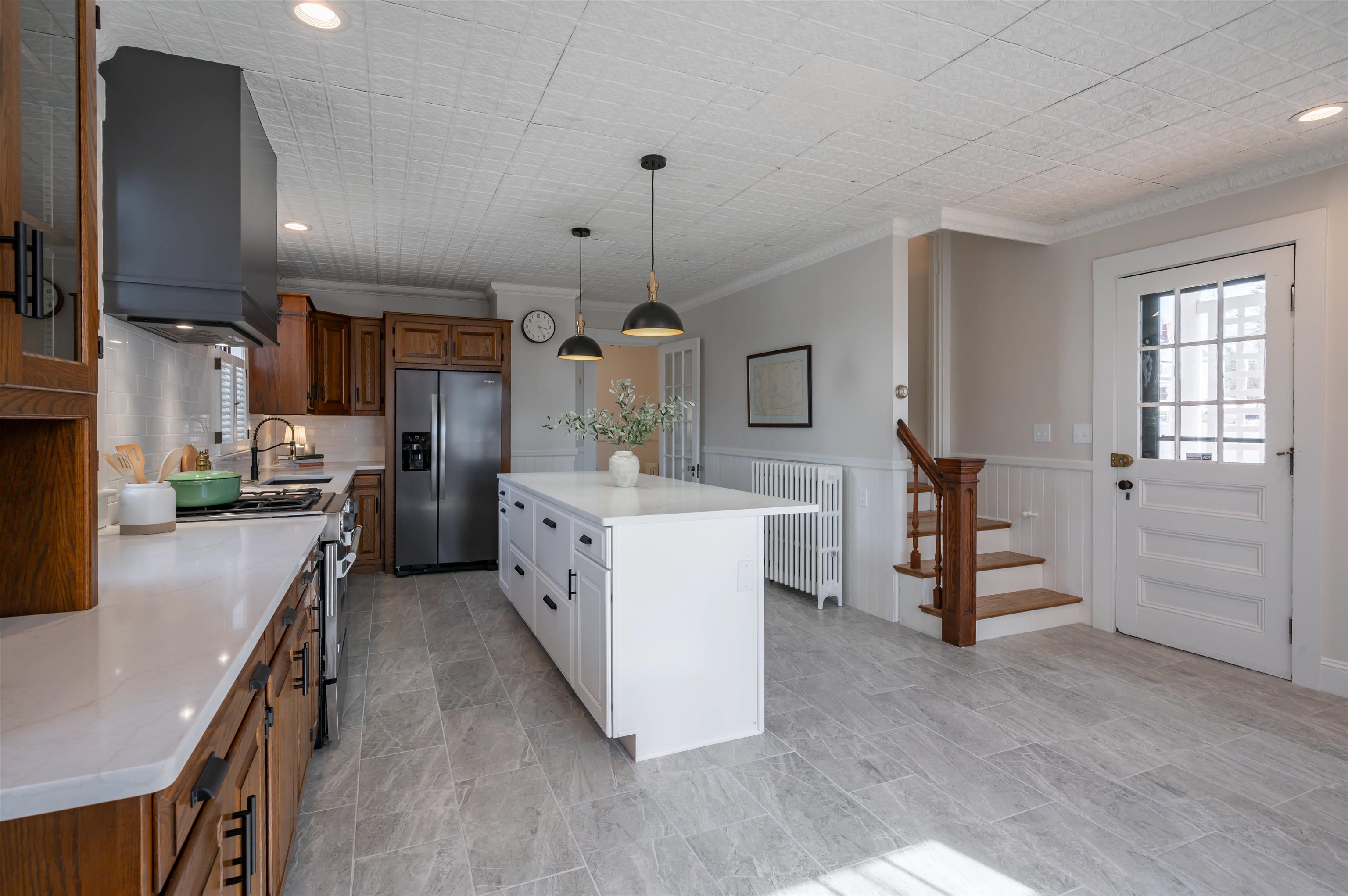 18 Manchester Street Nashua, NH 03064 - Photo 8 of 53