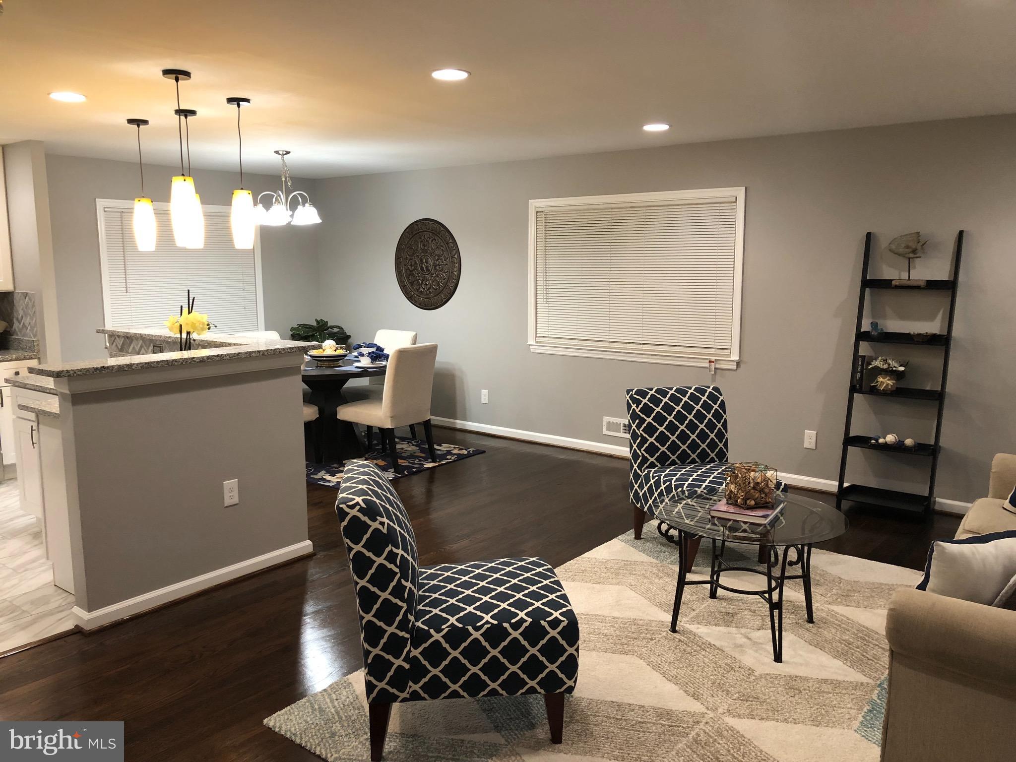 6716 Brompton Road Baltimore, MD 21207 - Photo 4 of 27 Living Room
