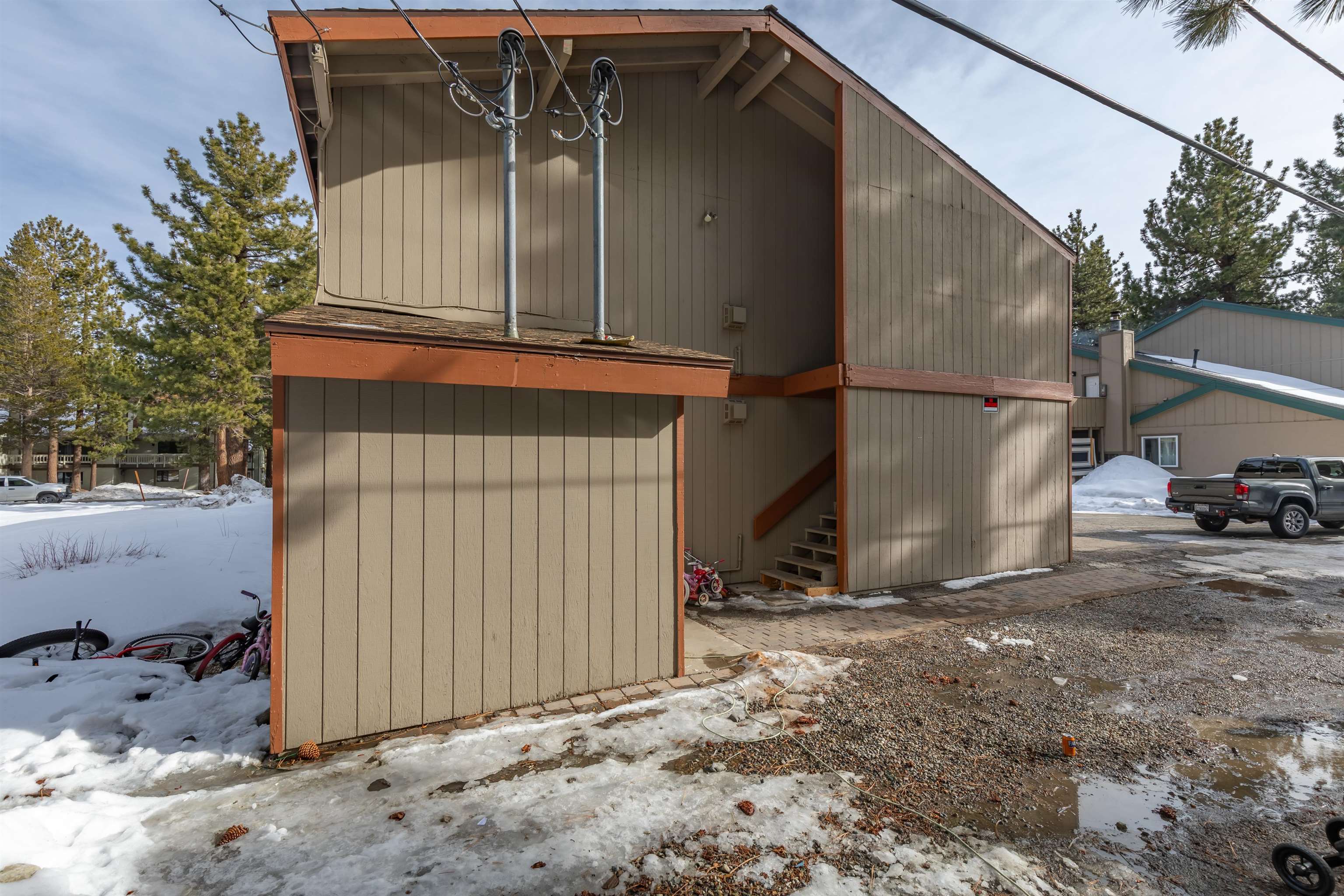 380 Chaparral Road Mammoth Lakes, CA 93546 - Photo 9 of 11 a view of a house with a yard