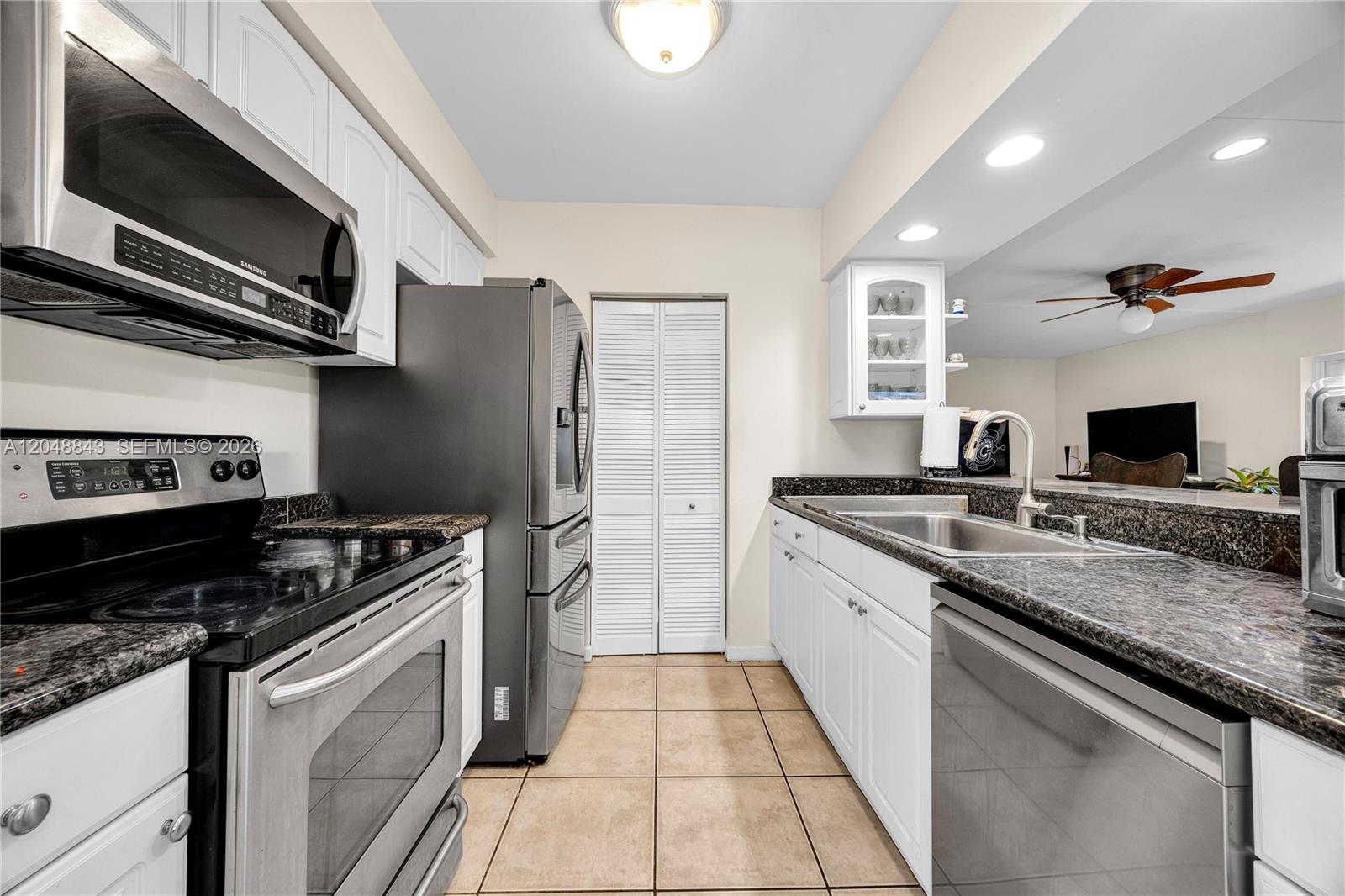 6325 Southwest 84th Street Miami, FL 33143 - Photo 13 of 33