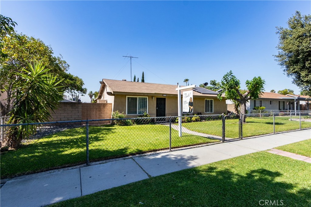 485 East Randall Avenue Rialto, CA 92376 - Photo 3 of 37