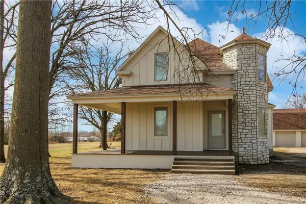 $380,000 | 204 North 32nd Street, Parsons, KS 67357