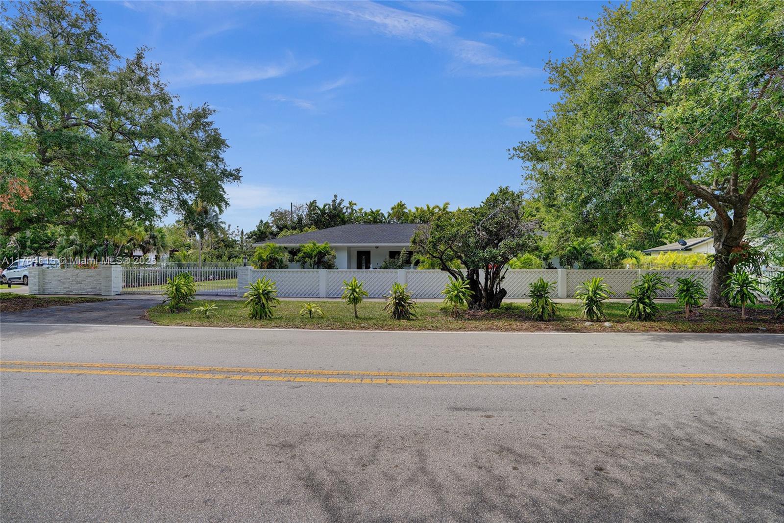 7360 Southwest 120th Street Pinecrest, FL 33156 - Photo 51 of 68