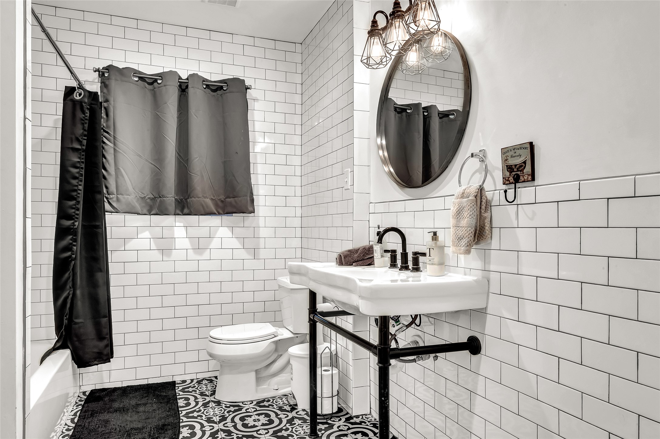 5604 Flack Street Houston, TX 77081 - Photo 14 of 22 secondary bathroom