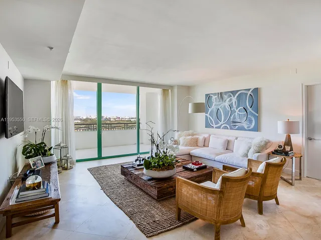 $1,750,000 | 3400 Southwest 27th Avenue, Unit 1005, Miami, FL 33133