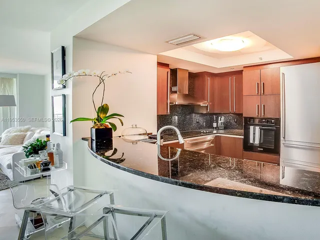 $1,750,000 | 3400 Southwest 27th Avenue, Unit 1005, Miami, FL 33133