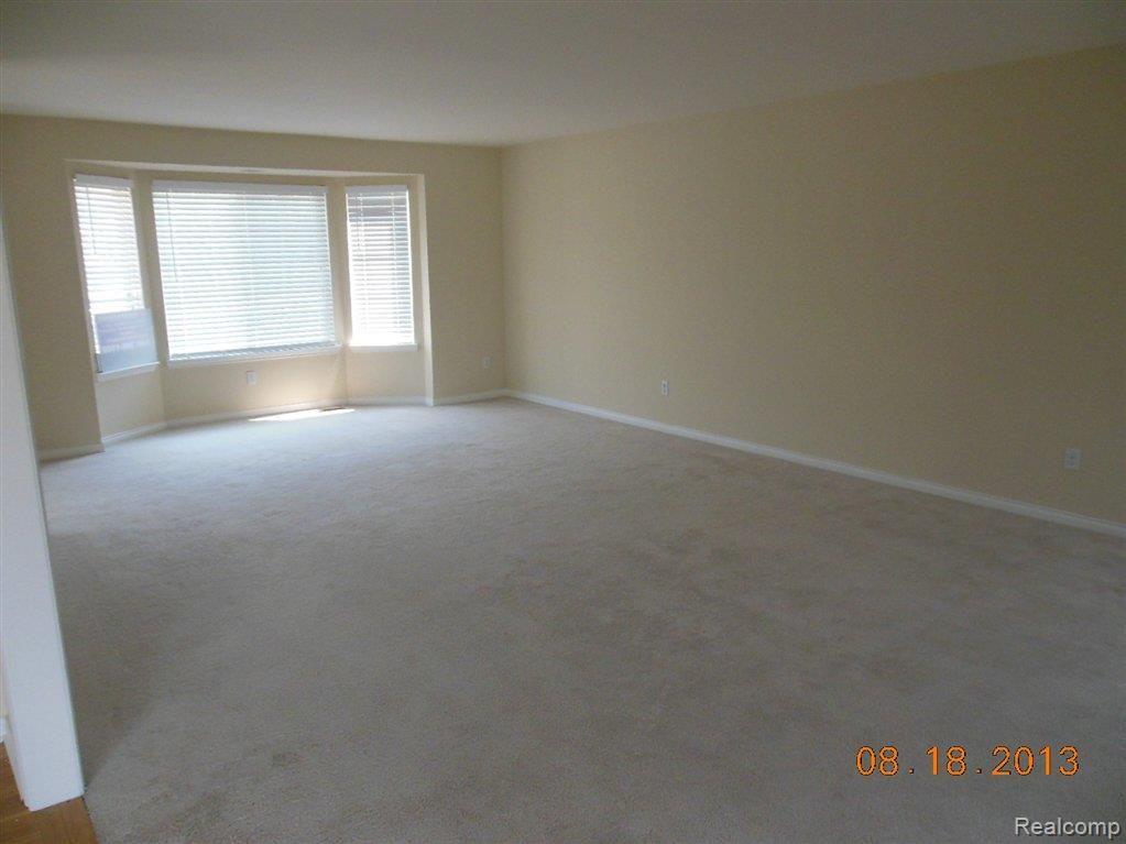 51511 Rivard Road New Baltimore, MI 48047 - Photo 8 of 21 Great Room