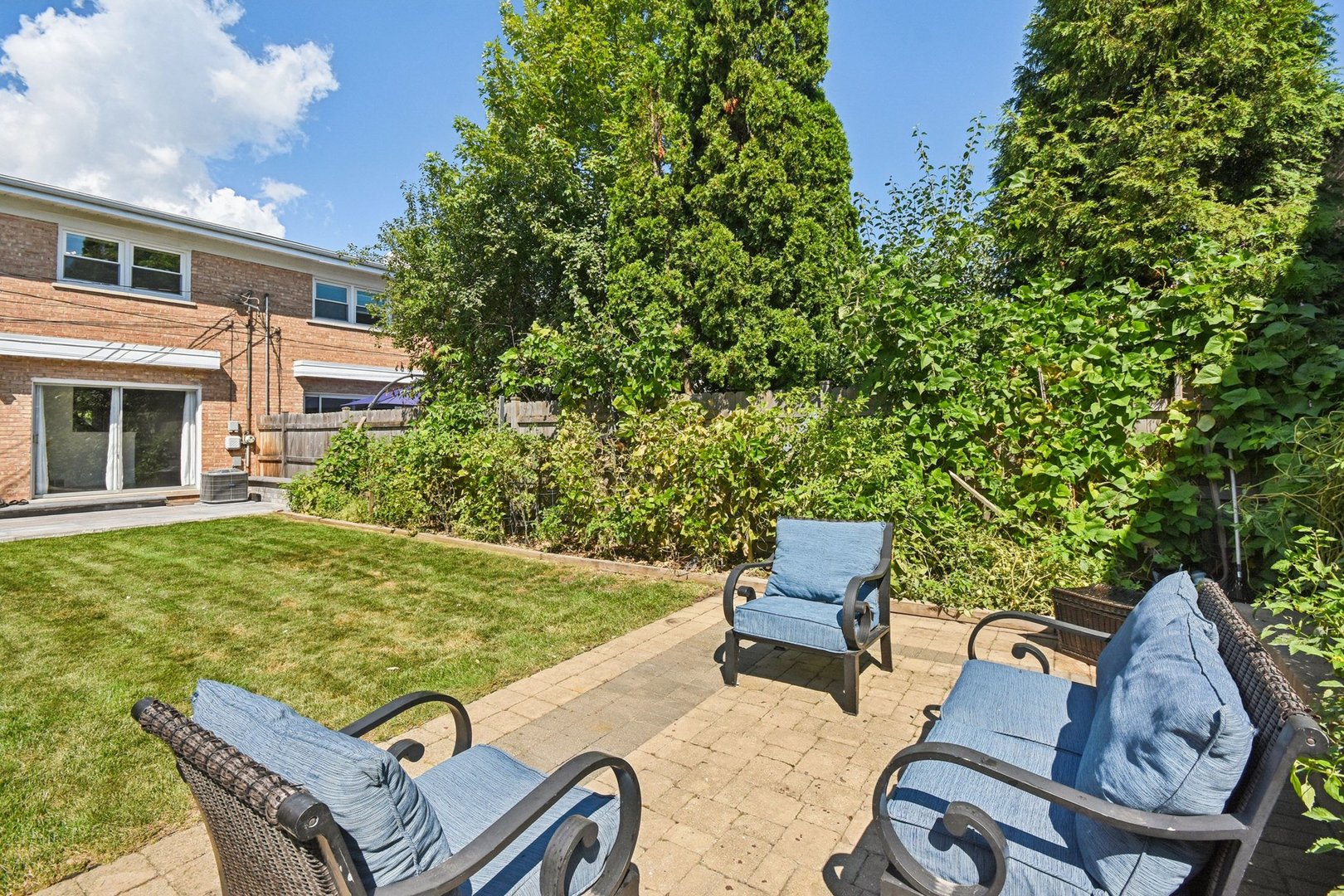 828 Lavergne Avenue Wilmette, IL 60091 - Photo 17 of 19 a view of a two chairs in the patio