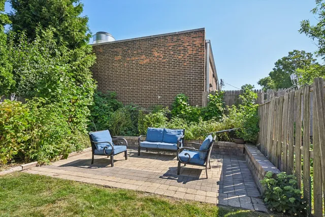 $420,000 | 828 Lavergne Avenue, Wilmette, IL 60091