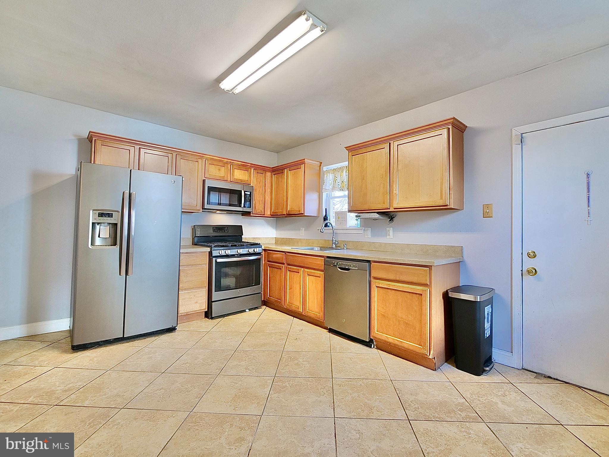 313 Holmes Road Holmes, PA 19043 - Photo 8 of 23 Gallery Image 8