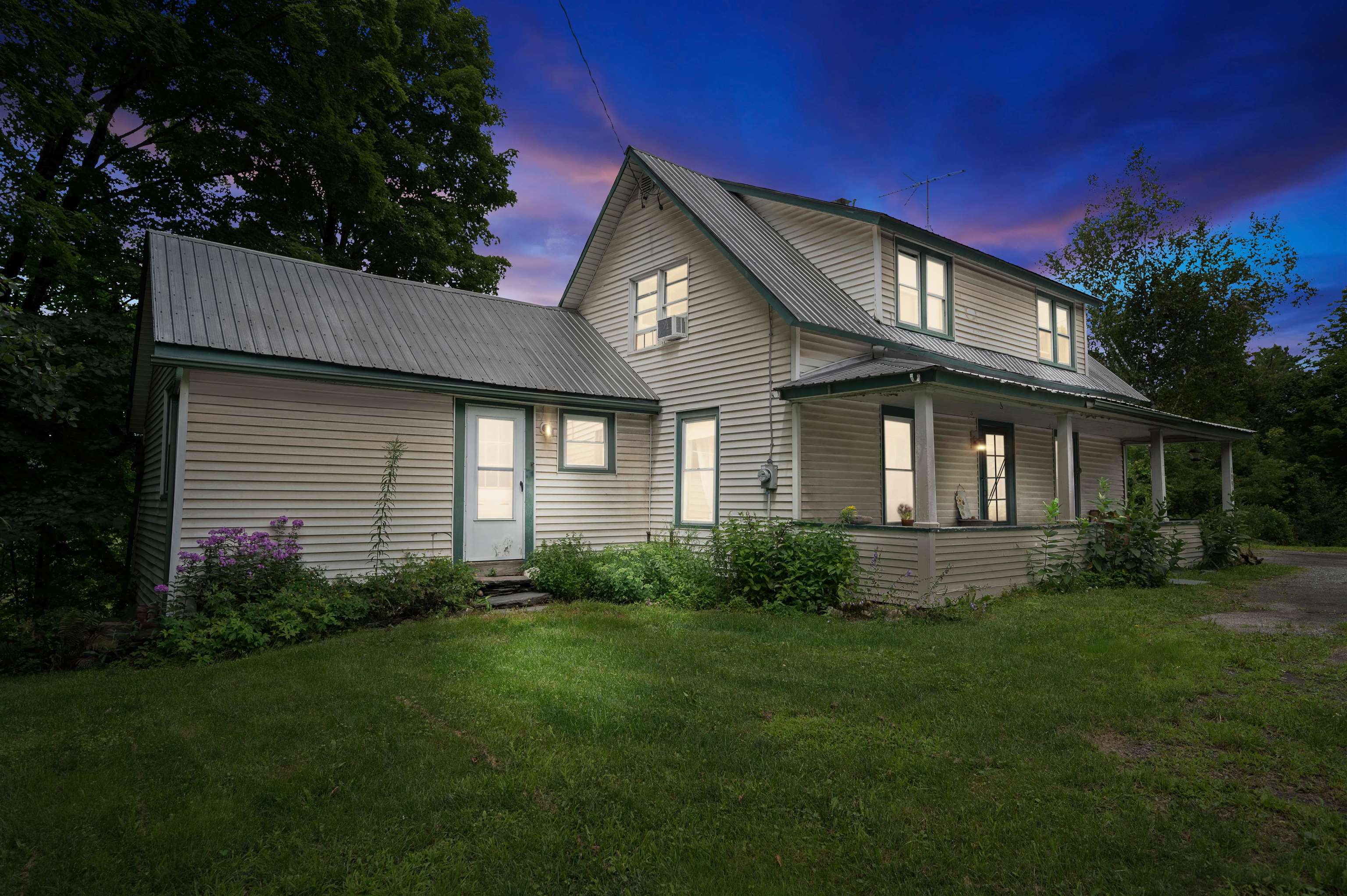 1091 Pucker Street Stowe, VT 05672 - Photo 3 of 35