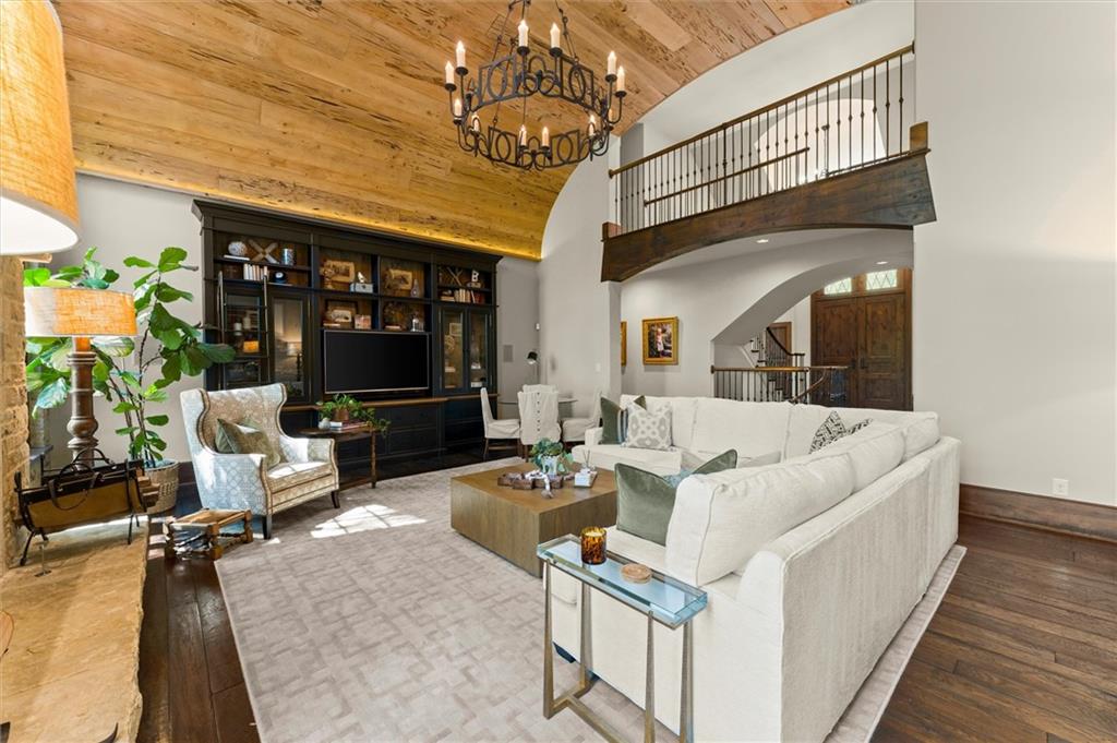 581 Pine Valley Road Southeast Marietta, GA 30067 - Photo 15 of 84