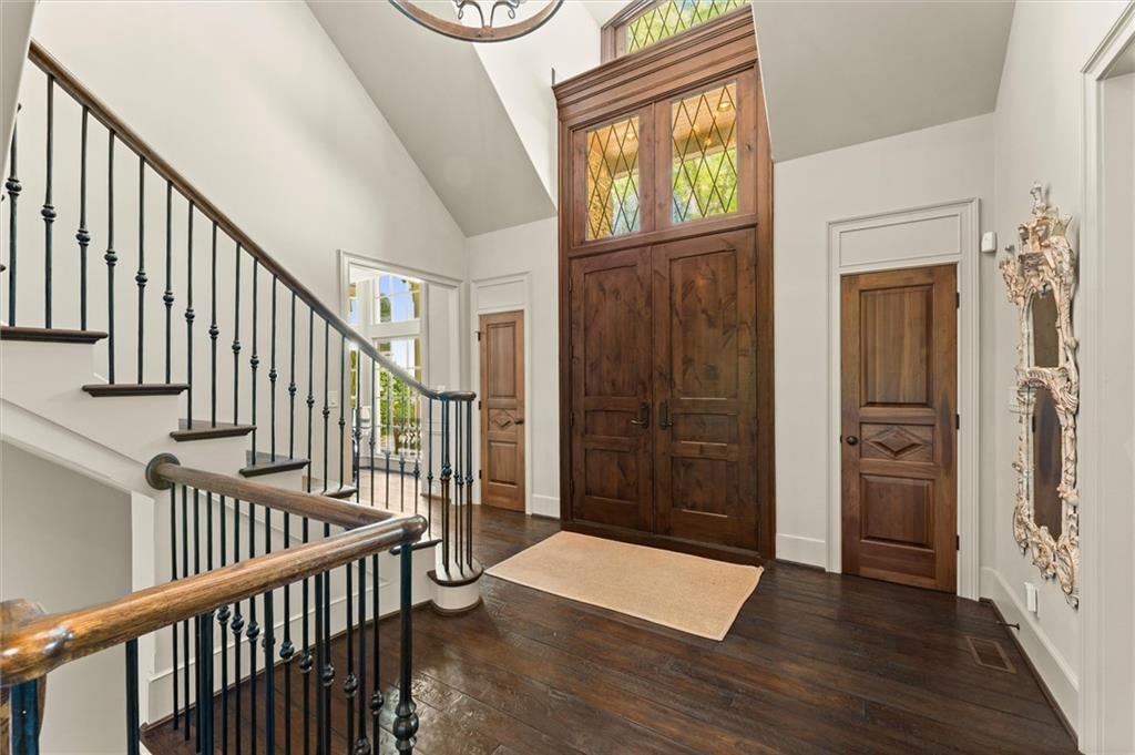 581 Pine Valley Road Southeast Marietta, GA 30067 - Photo 5 of 84