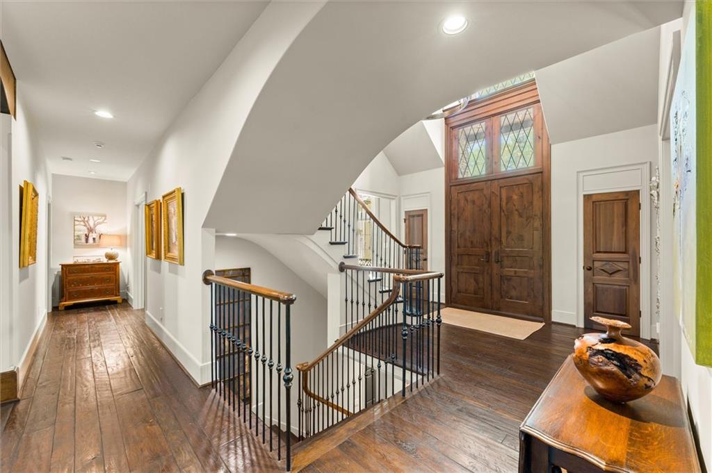 581 Pine Valley Road Southeast Marietta, GA 30067 - Photo 10 of 84