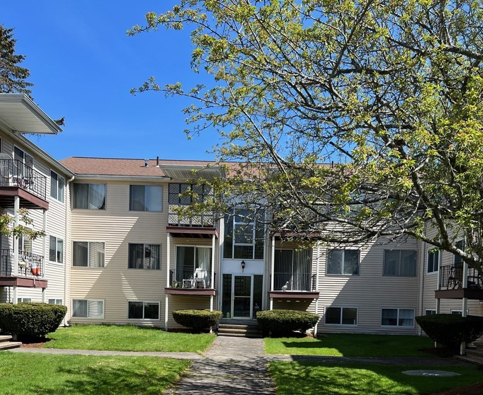 16 Appleton Park, Unit C1 Ipswich, MA 01938 - Photo 1 of 18