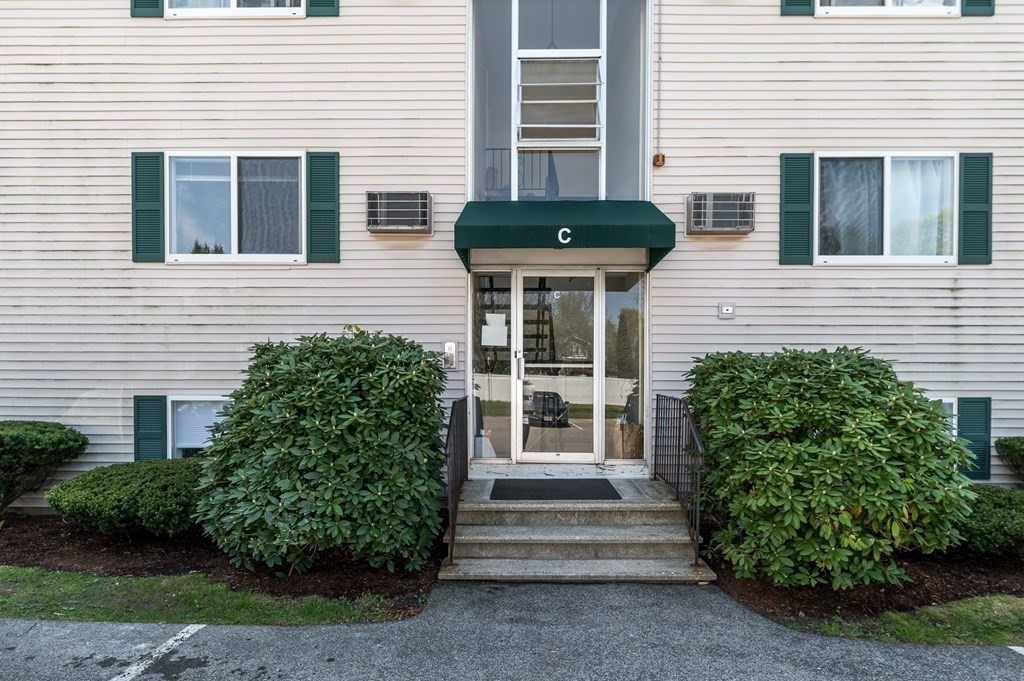16 Appleton Park, Unit C1 Ipswich, MA 01938 - Photo 2 of 18