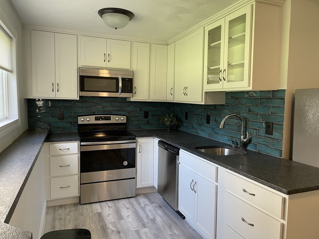 16 Appleton Park, Unit C1 Ipswich, MA 01938 - Photo 3 of 18