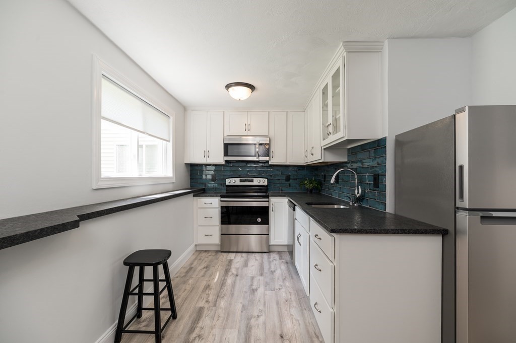 16 Appleton Park, Unit C1 Ipswich, MA 01938 - Photo 4 of 18
