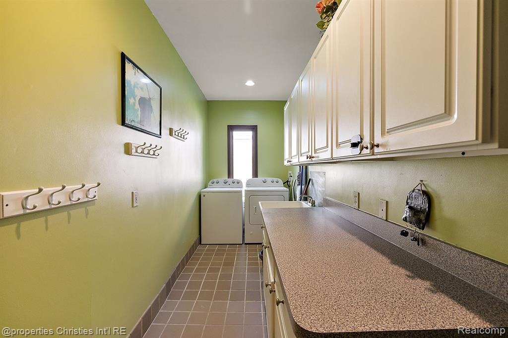 817 Stag Ridge Road Rochester Hills, MI 48309 - Photo 34 of 80