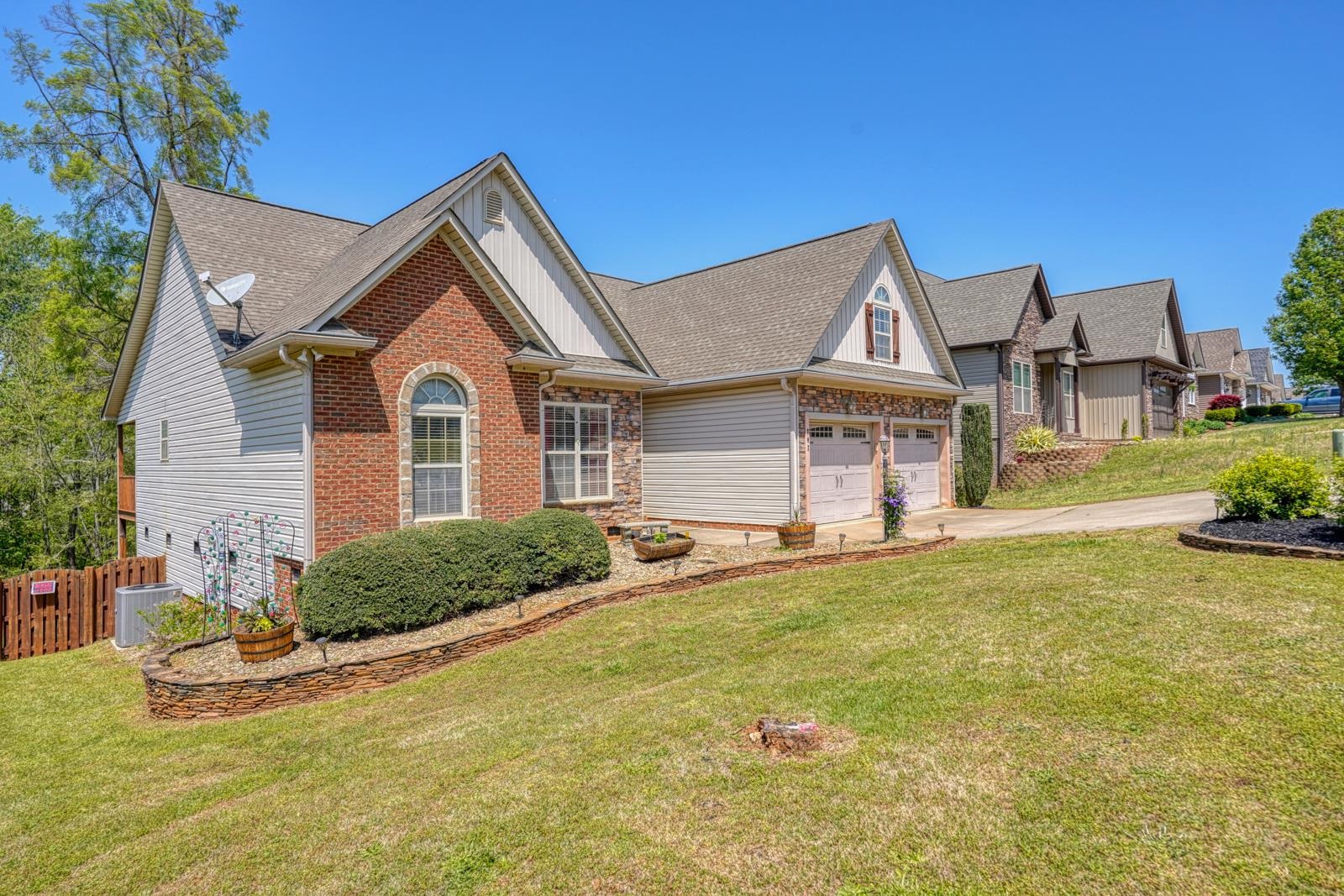 702 Secretariat Drive Boiling Springs, SC 29316 - Photo 3 of 36 Gallery Image 3