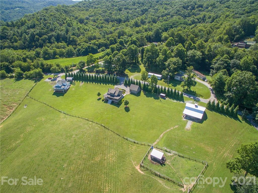 605 Souther Road Fletcher, NC 28732 - Photo 6 of 31 a view of a tennis court