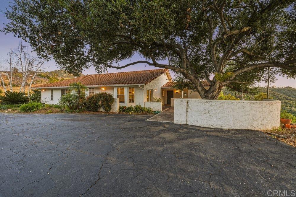 2073 Willow Glen Road Fallbrook, CA 92028 - Photo 3 of 34
