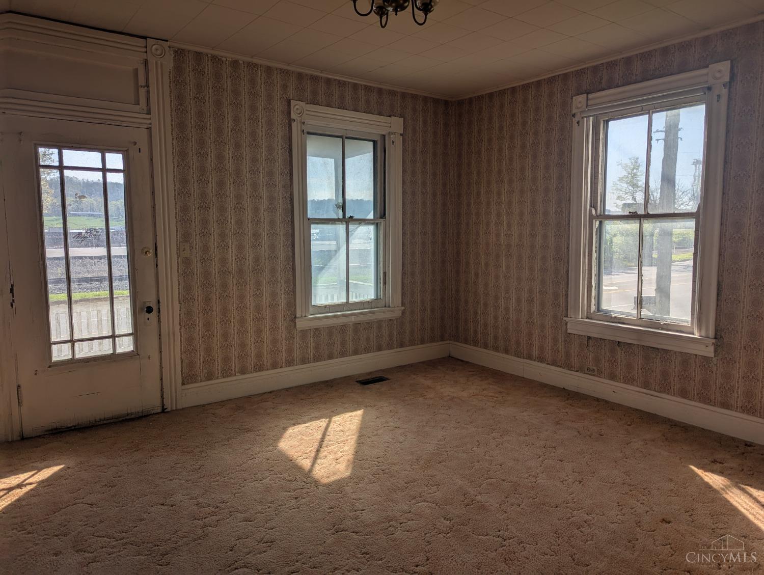 5376 River Road Cincinnati, OH 45233 - Photo 5 of 21