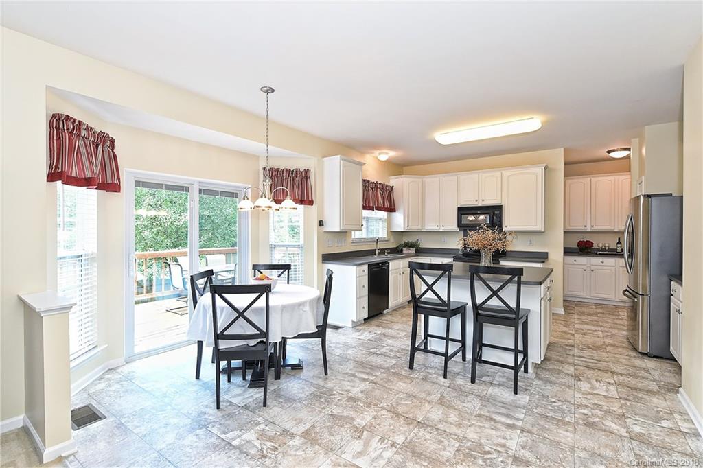 3796 Leela Palace Way Fort Mill, SC 29708 - Photo 10 of 32 Gallery Image 10